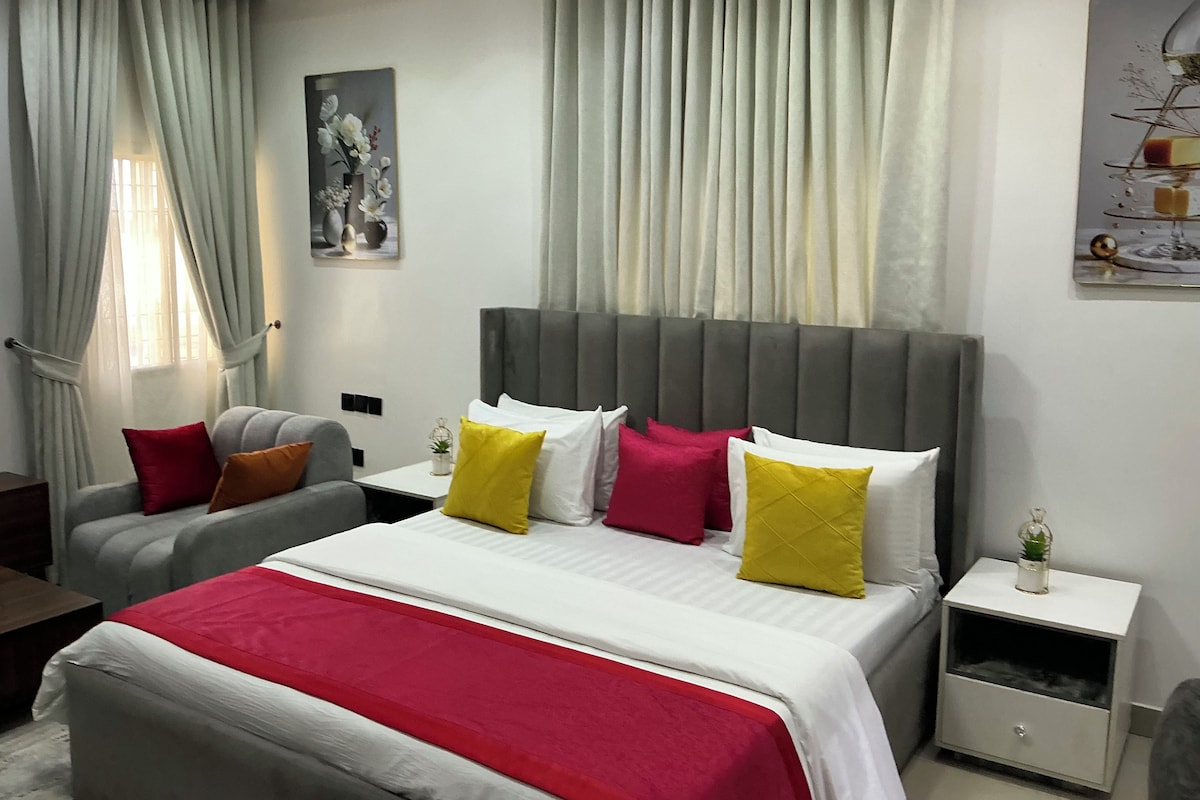 Executive Studio, City View | Langsir/tirai gelap terus, seterika/papan seterika, Wi-fi percuma 
