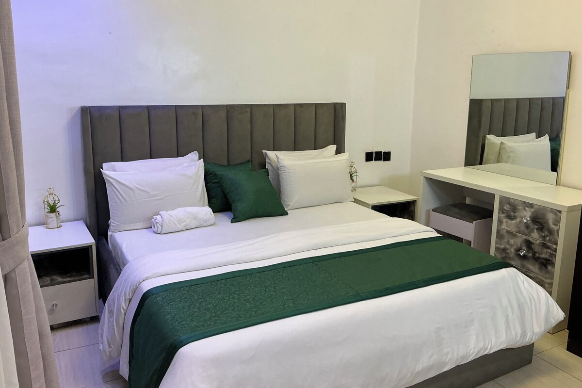 Luxury Apartment, City View | Langsir/tirai gelap terus, seterika/papan seterika, Wi-fi percuma 