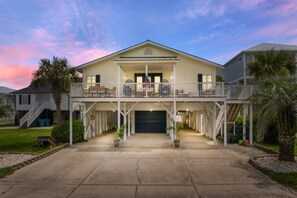 Exterior - The Gatsby House - Ocean View - Steps to Beach - 8BR 6BA (Murrells Inlet)