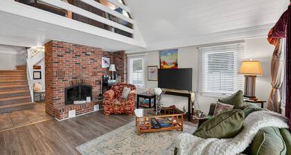 Prime Location in NOTL
Theatre-Wineries-Walk-Ride.
Cozy&clean, 3 bedroom/baths.