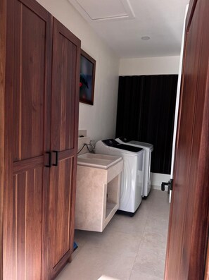 Interior - Villa Azur 1 - New 3-bedroom with Arenal views, pool, rainforest in La Fortuna (La Fortuna)