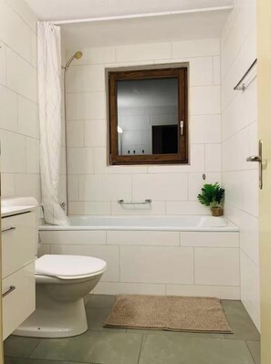 Handtücher, Seife, Toilettenpapier