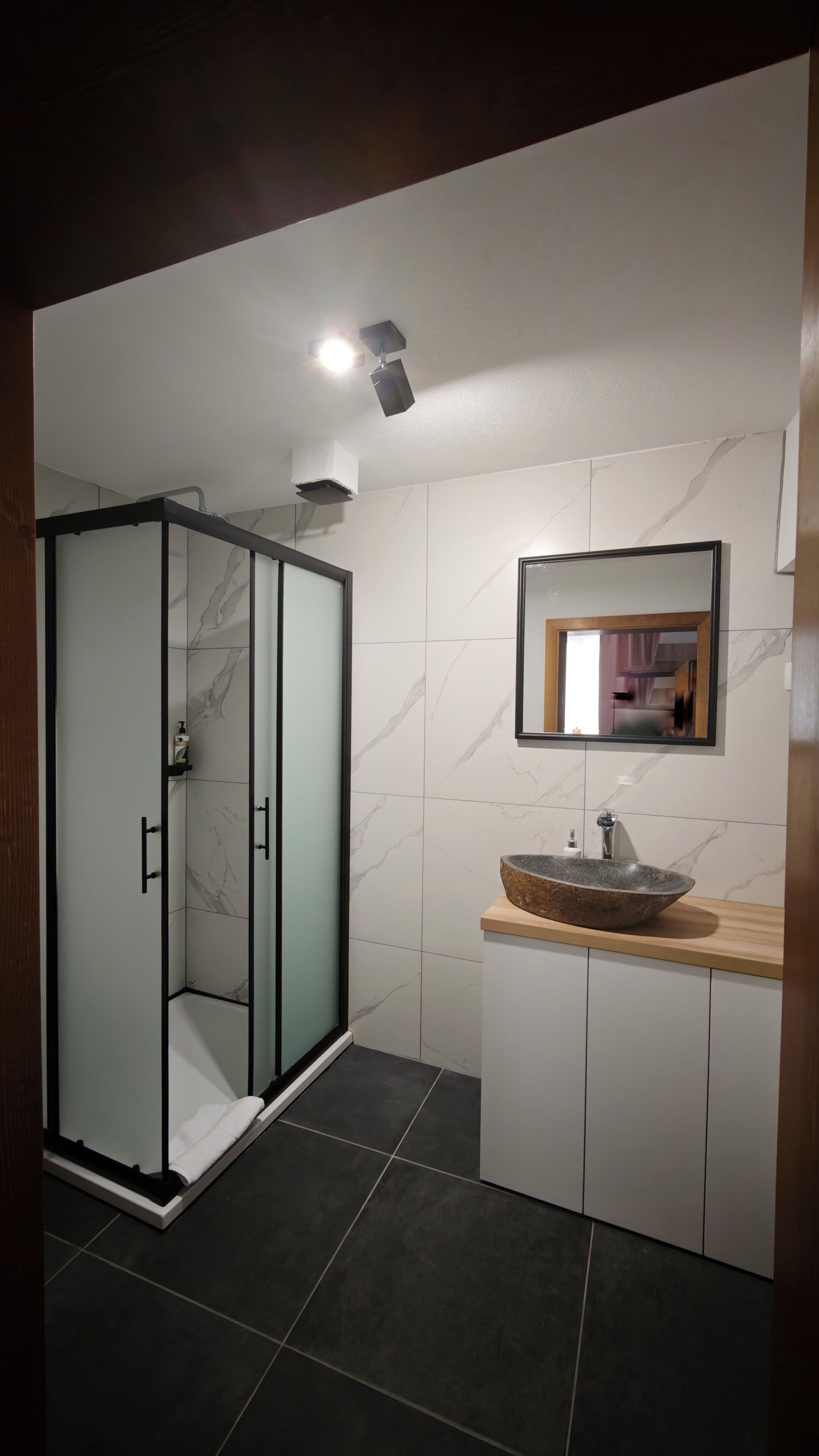 Doppel- oder Zweibettzimmer, Stadtblick | Badezimmer