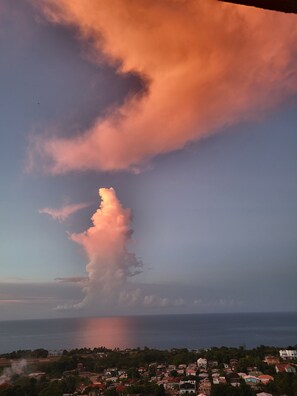 A coastal town with buildings and a clear sky. - Seaview property near Ocho Rios and Ian Fleming airport (Salt Gut)