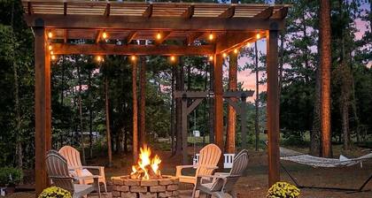 Tranquil 1-bedroom cottage in the pines in Mount Enterprise