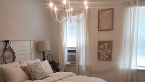 1 habitación, tabla de planchar con plancha, wifi gratis y ropa de cama