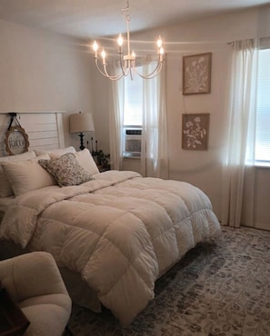 1 bedroom, iron/ironing board, WiFi (free), bed sheets