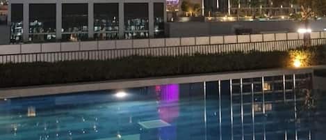 プール