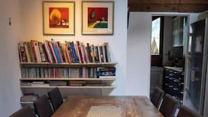 Dining - STUNNING 3-BEDROOM APARTMENT FACING STAUBBACH FALLS (Lauterbrunnen)
