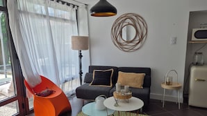 Living area - Beautiful, standalone studio apartment (Voreppe)