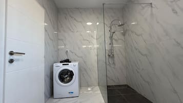 Apartamento Deluxe, vistas al jardín | Baño