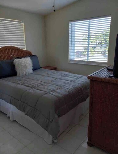  4-bedroom house canal front home in beautiful Big Pine Key