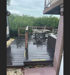 Outdoor dining -  4-bedroom house canal front home in beautiful Big Pine Key (Big Pine Key)
