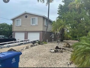 Exterior -  4-bedroom house canal front home in beautiful Big Pine Key (Big Pine Key)