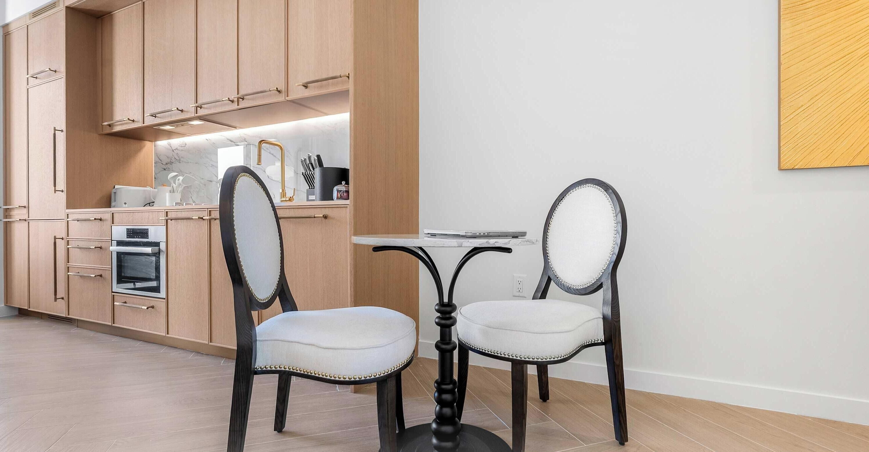 Junior Studio | Dining