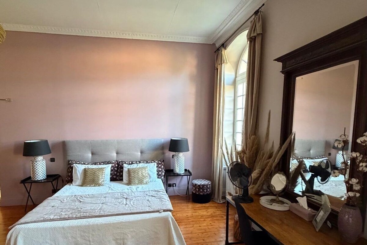 Deluxe Suite, Courtyard View