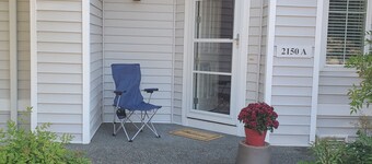Stay in comfort while you await your HHG or make this your PNW travel base!
