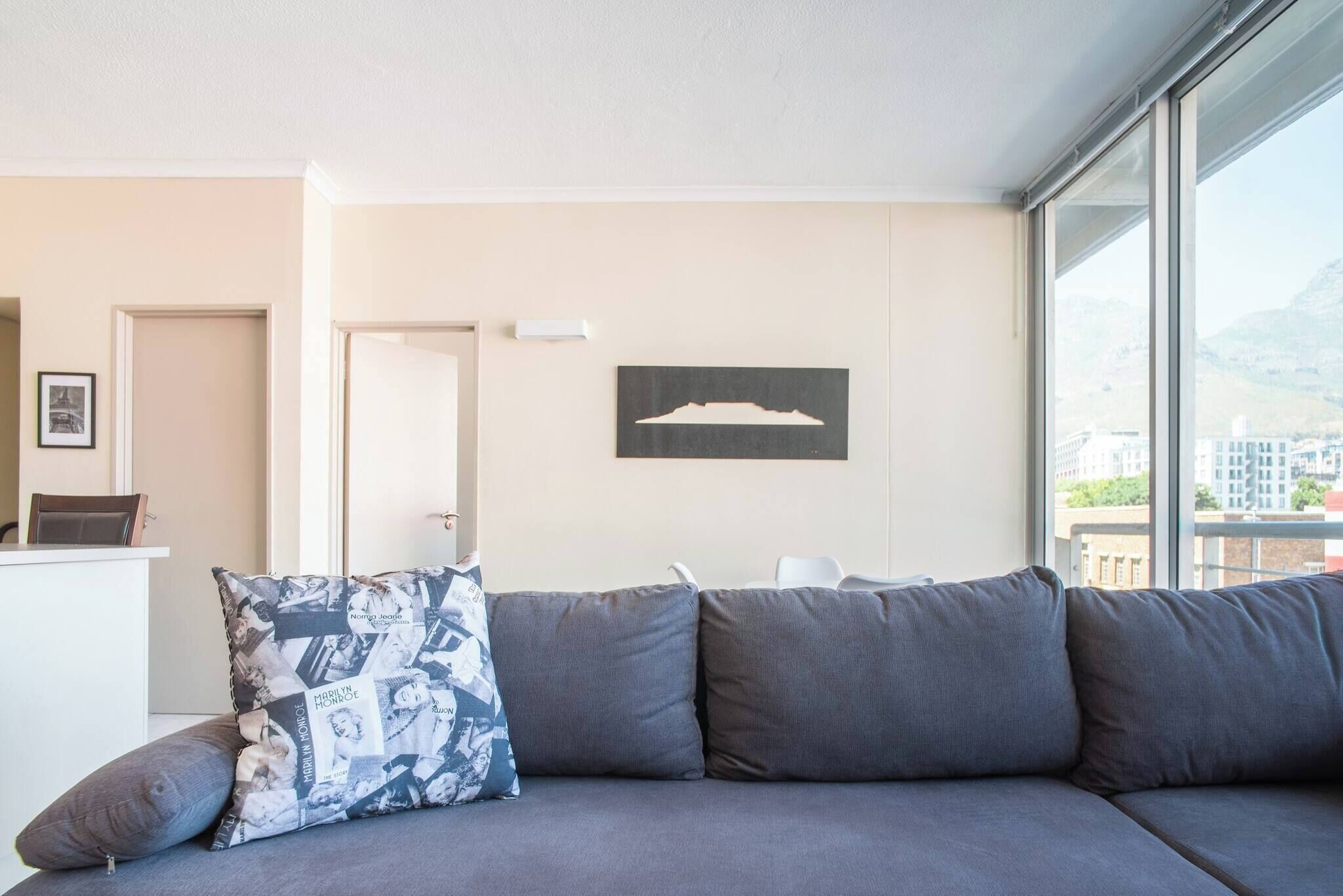 1-bedroom Apartment In Center Of Cape Town - Cape Town
