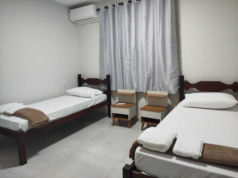 Central Apartment, 1st Floor, With Air Conditioning, Garage, Smart Tv. - Montes Claros
