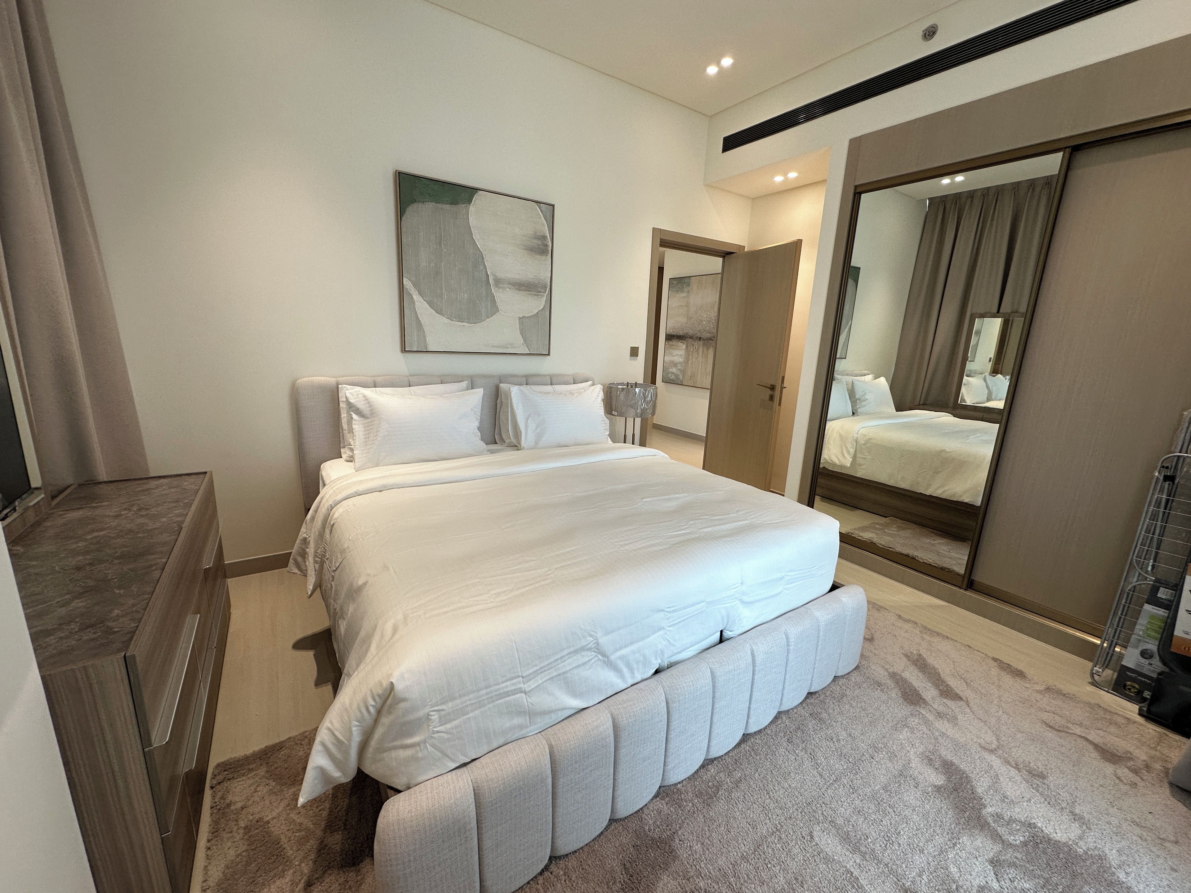 Apartemen Premium, 1 kamar tidur, pemandangan gurun | Brankas, tirai kedap cahaya, setrika/meja setrika, dan Wi-Fi gratis