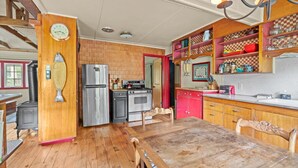 Coffee/tea maker, fridge, microwave, oven - Riverfront Retreat - Mt Hood Views, Sleeps 4! (Mount Hood Village)