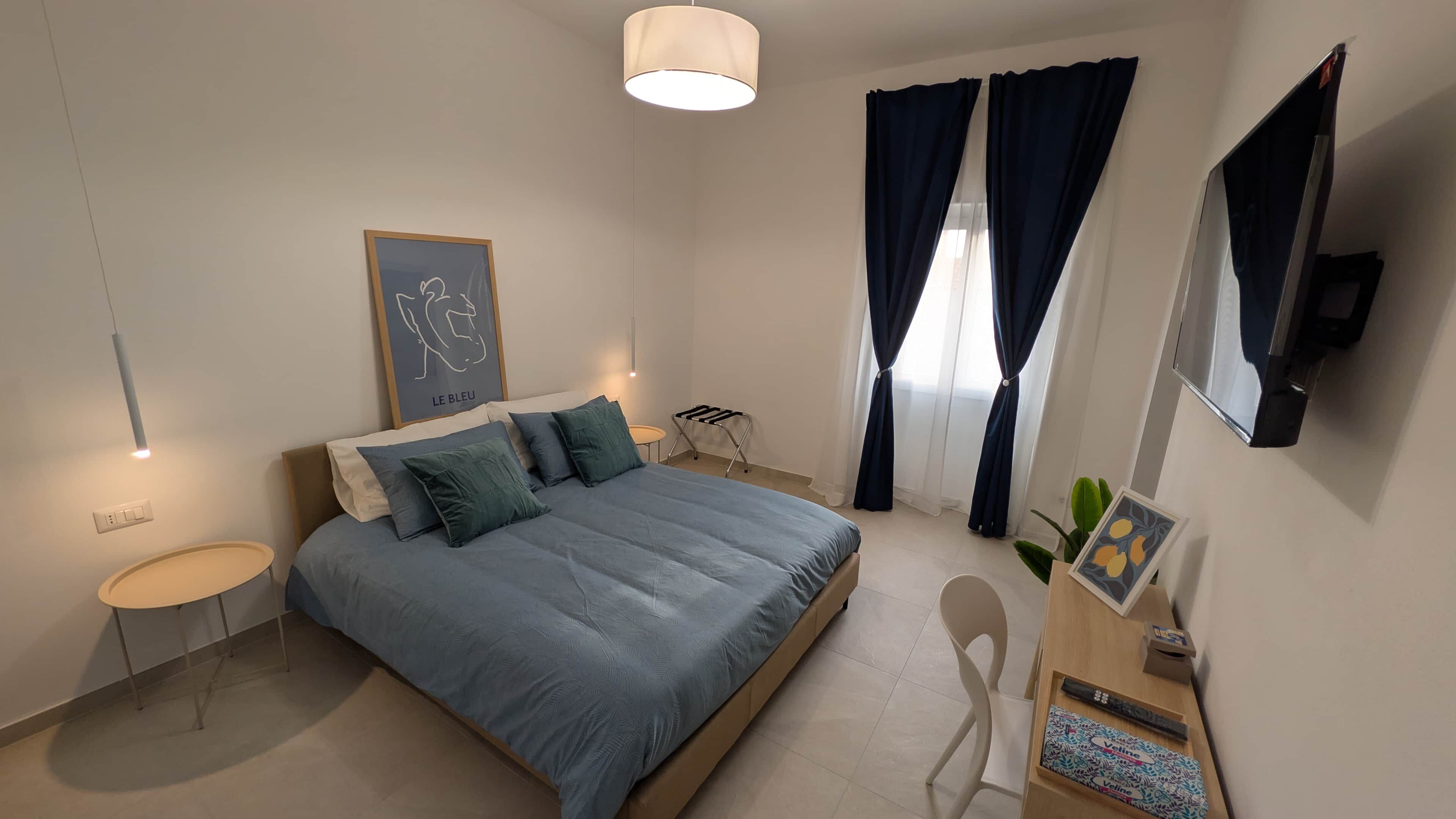 In-room safe, WiFi, bed sheets