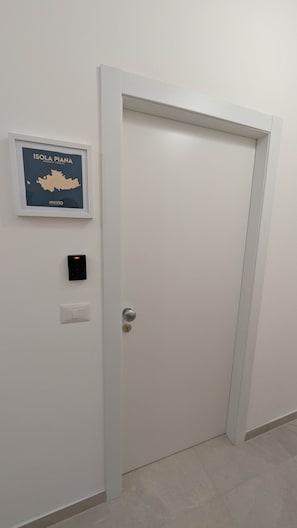 Uklassifisert bilde, 3 av 13, knapp