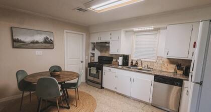 Modern 3BR Westlake Retreat near Lake Charles
