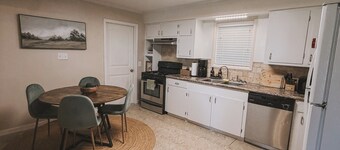 Modern 3BR Westlake Retreat near Lake Charles