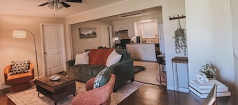 Modern 3BR Westlake Retreat near Lake Charles