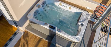 室外 SPA 浴池