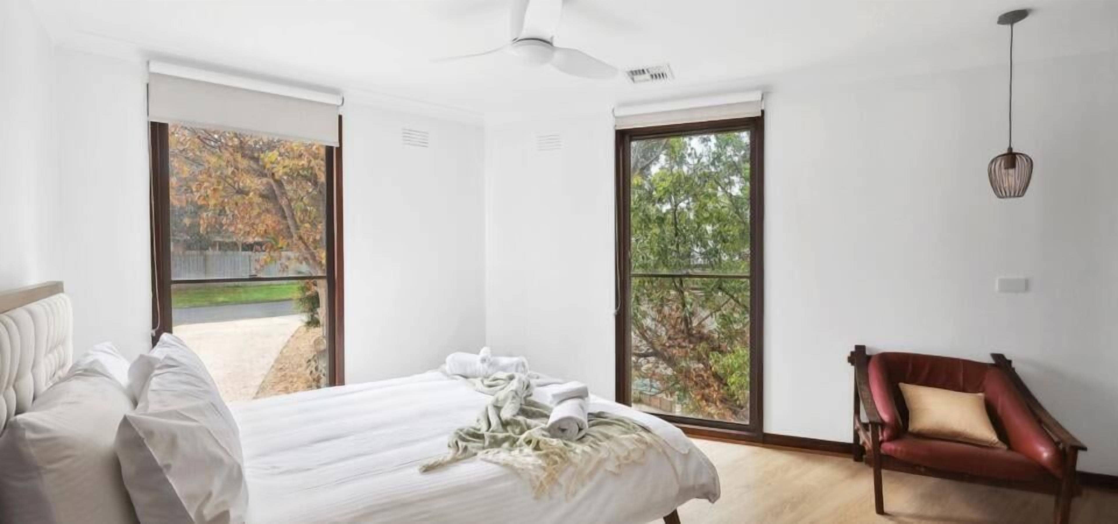 3 bedrooms, desk, iron/ironing board, WiFi