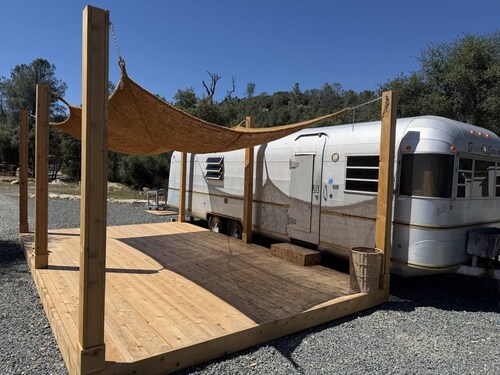 Moonshadow Flat Glamping - Serpentine Tent