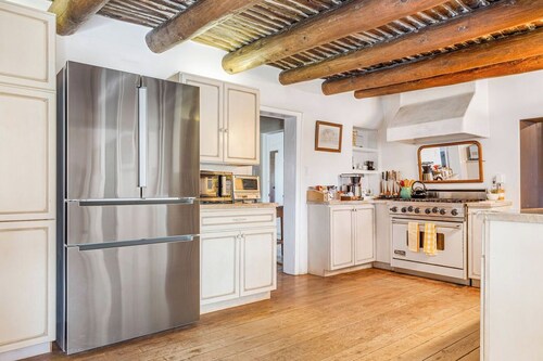 1795 Adobe, Dog Friendly · High Road to Taos