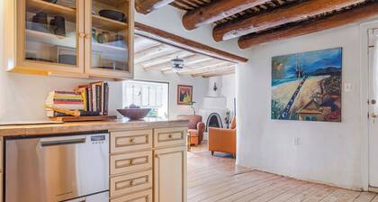 1795 Adobe, Dog Friendly · High Road to Taos