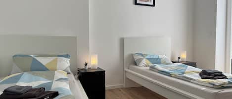 WiFi, bed sheets