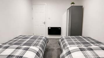 Iron/ironing board, WiFi, bed sheets