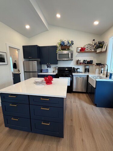 BirdsNest 1 bedroom apartment overlooking park in Denver
