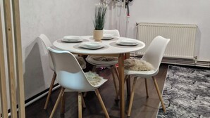 Dining - Entire property with garden and free parking (Turda)