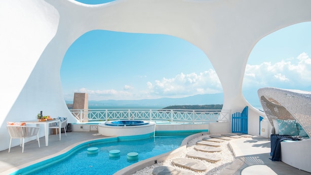 Suite Romantique, patio, vue lac | Piscine