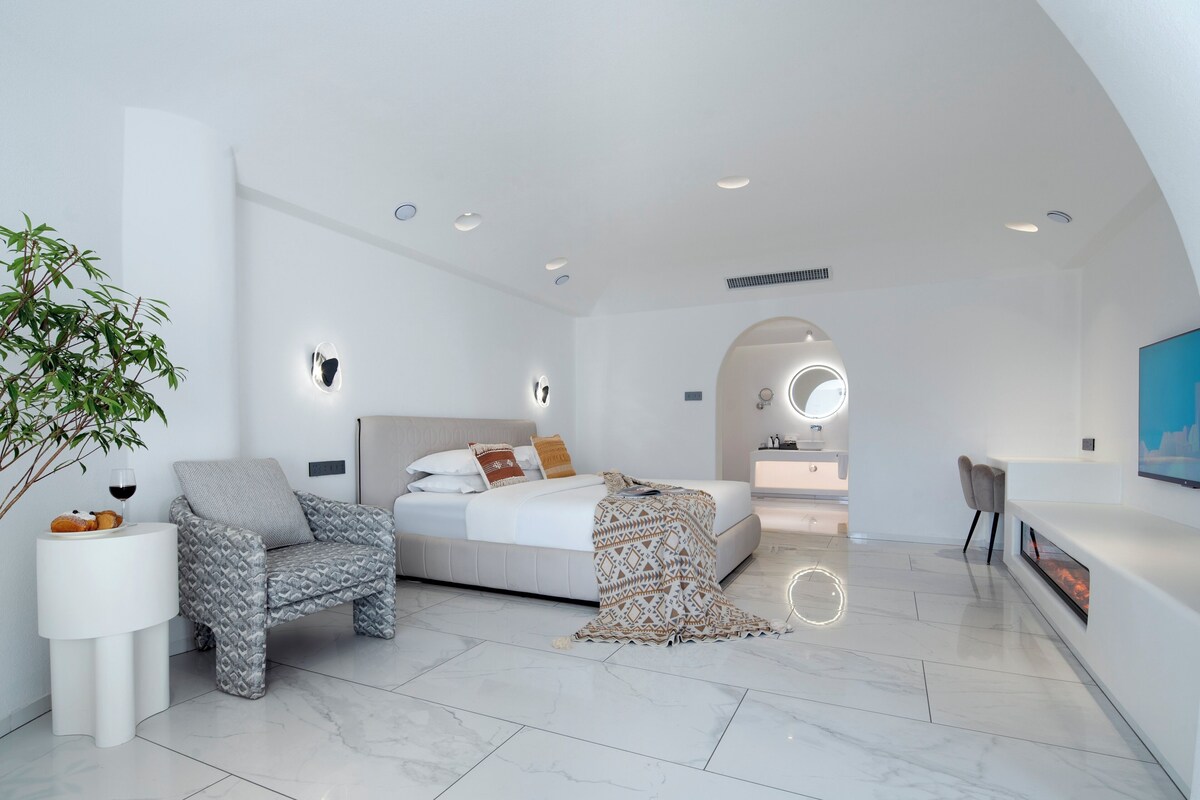 Luxe vierpersoonskamer, patio, uitzicht op meer | Verduisterende gordijnen, gratis wifi