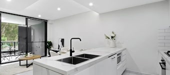 2 BEDROOM, 2 BATHROOM, PRIVATE PARKING APARTMENT
