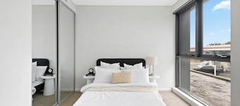 2 BEDROOM, 2 BATHROOM, PRIVATE PARKING APARTMENT
