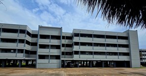 Exterior - Waterfront Escape on Pleasure Island — Fishing, Views & Relaxation (Port Arthur)