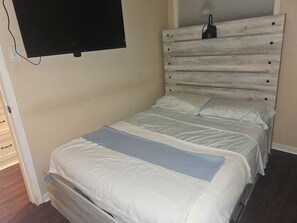 Room - Waterfront Escape on Pleasure Island — Fishing, Views & Relaxation (Port Arthur)