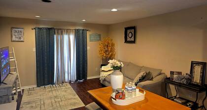 Waterfront Escape on Pleasure Island — Fishing, Views & Relaxation