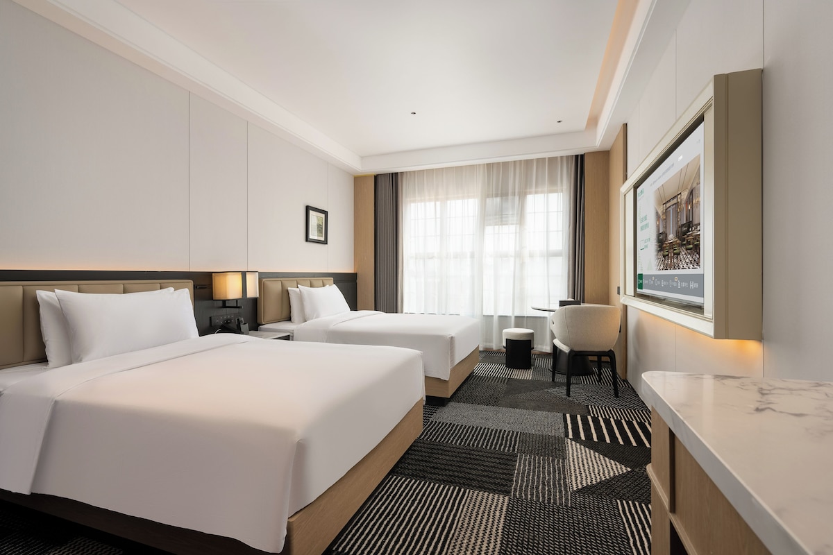 Luxury Twin Room | WiFi (free), bed sheets