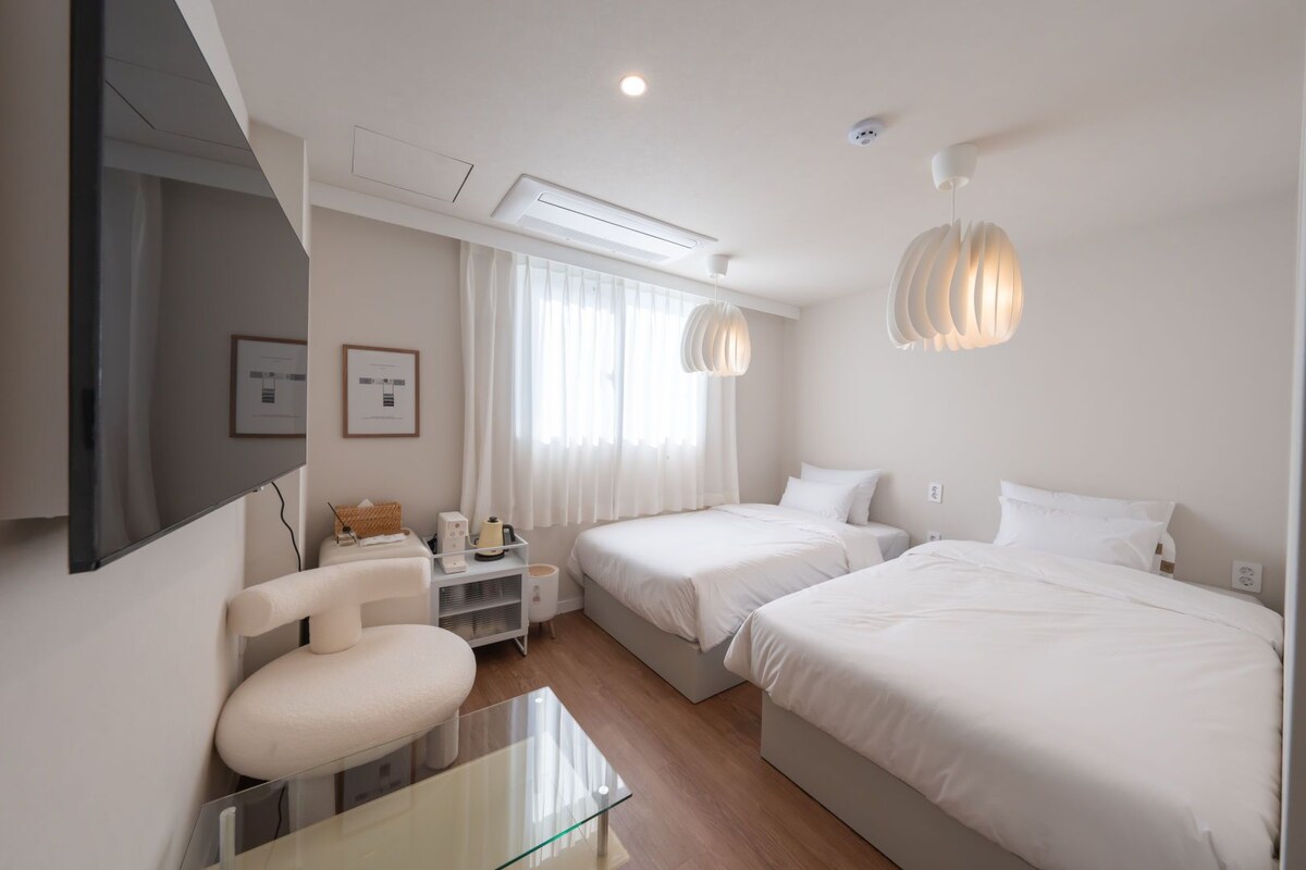 Classic Twin Room, Ocean View | Free WiFi