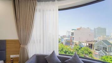 Apartment, Balcony, City View | Living area