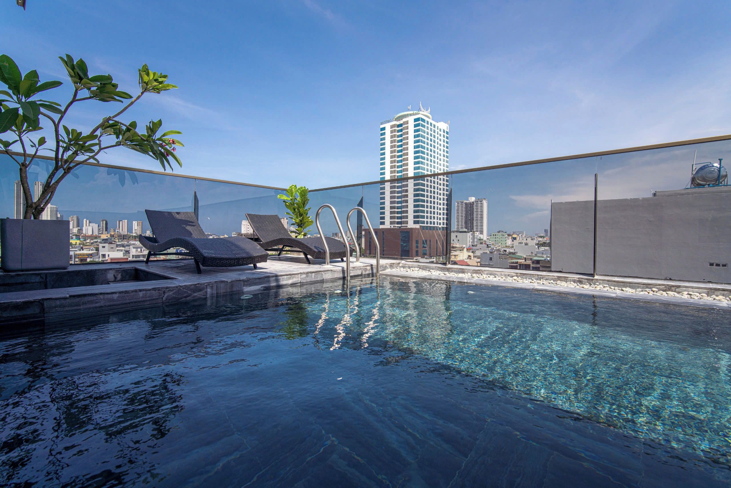 Piscine sur le toit